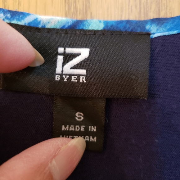 Beautiful navy blue sleeveless blouse with blue and white chiffon "overlay". - Picture 4 of 5